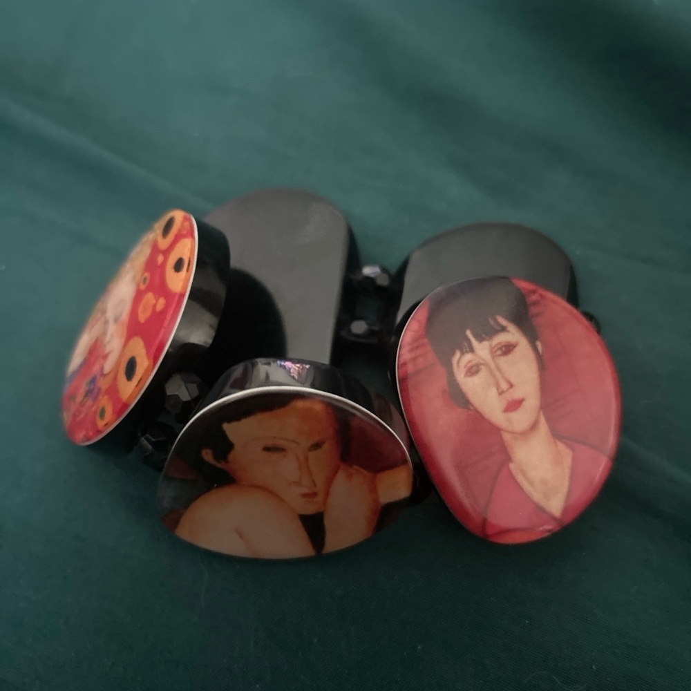 Artistic Black and Red Women's bracelet